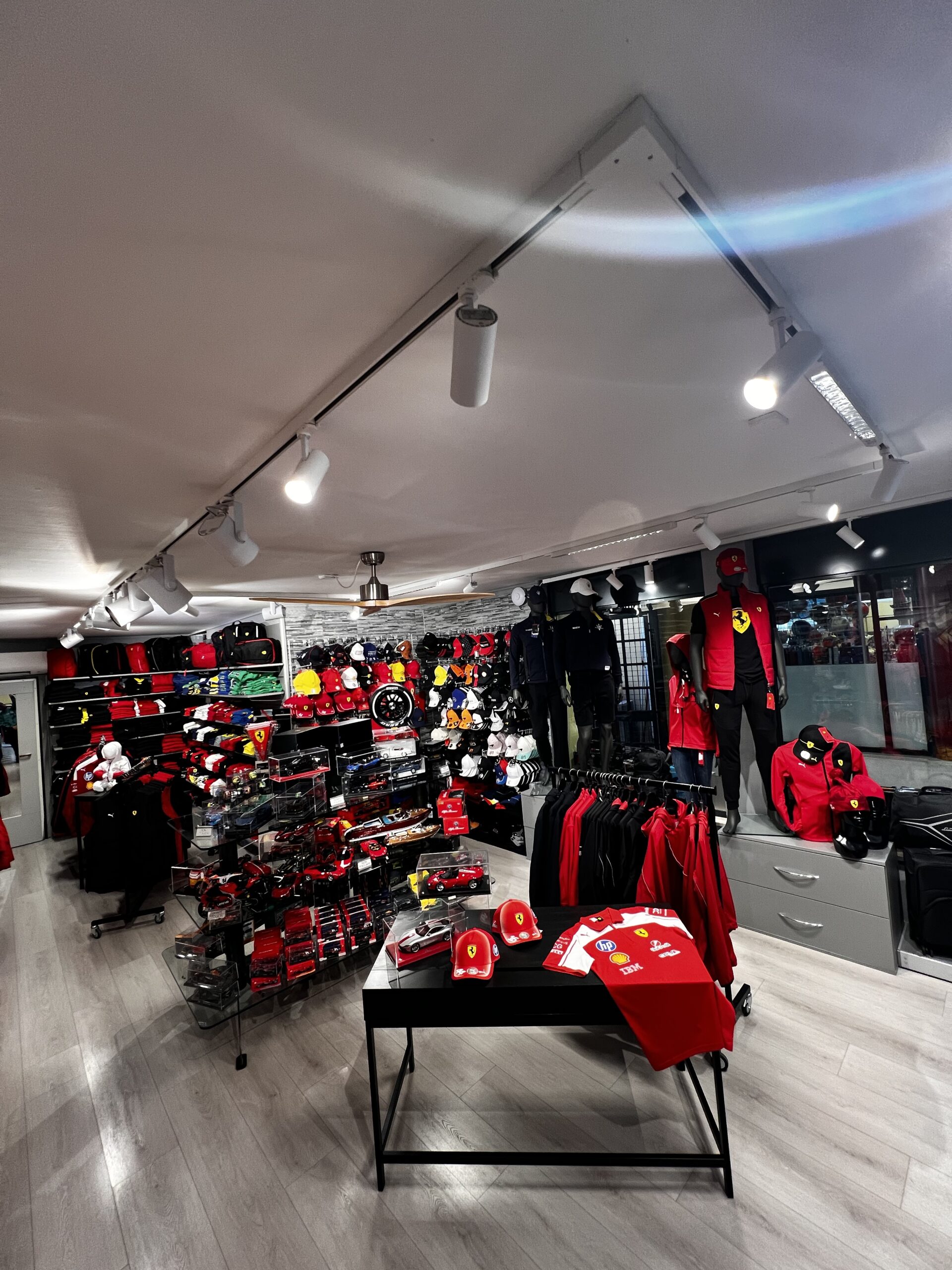 Peroni Motor Sport Lab - Negozi Motorsport a Sirmione, Verona e Salò