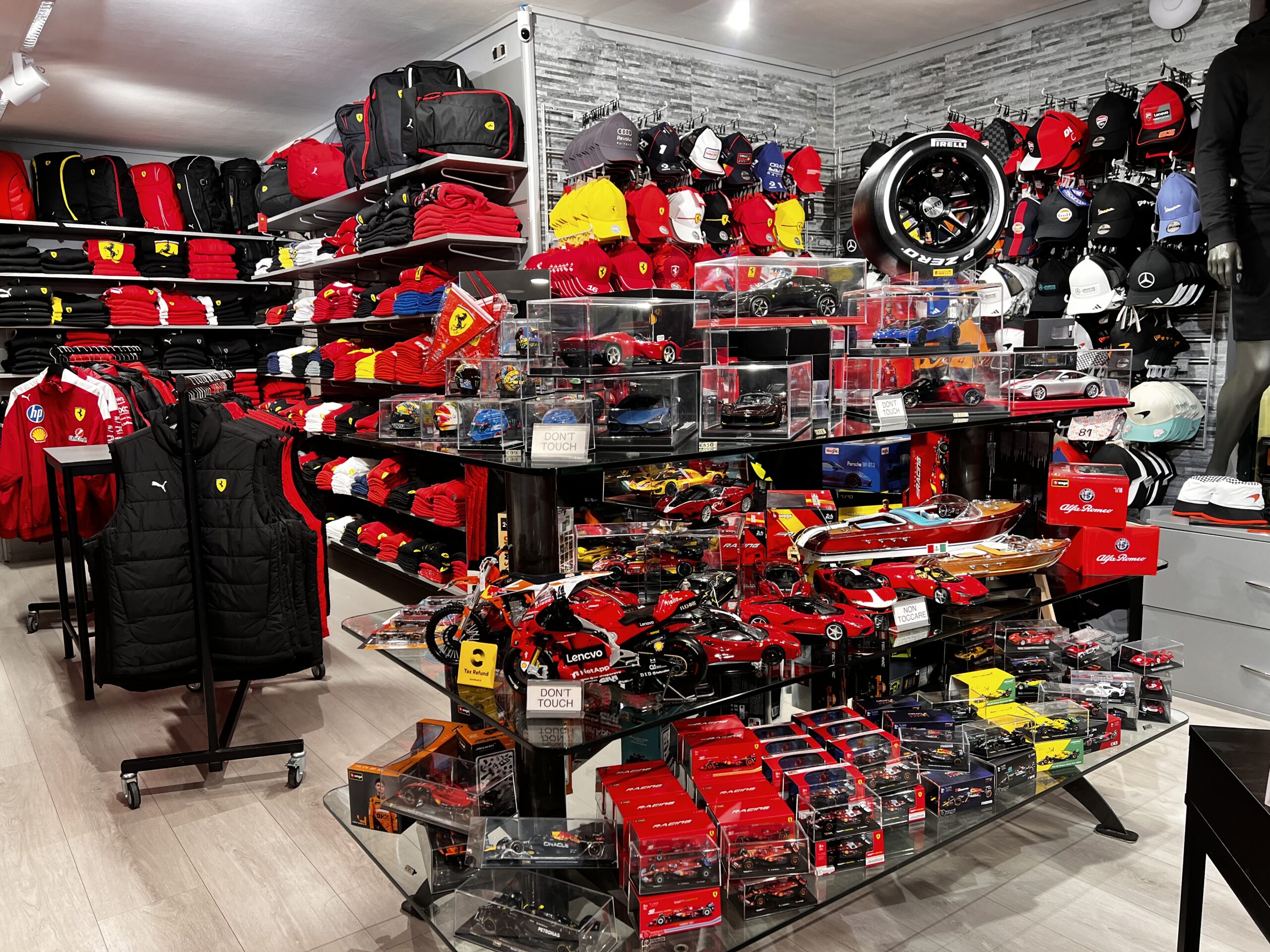 Peroni Motor Sport Lab - Negozi Motorsport a Sirmione, Verona e Salò